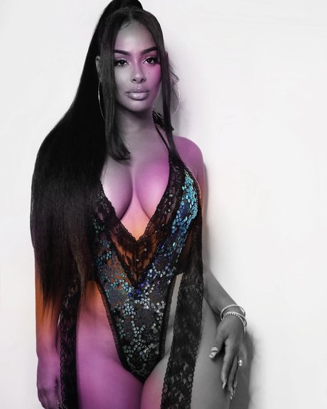 Ayisha Diaz sexo modelo recopilación