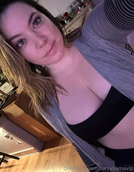 Curvyllama estrella galería