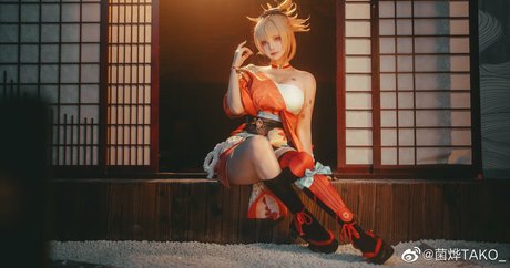 Takomayuyi top star des photos