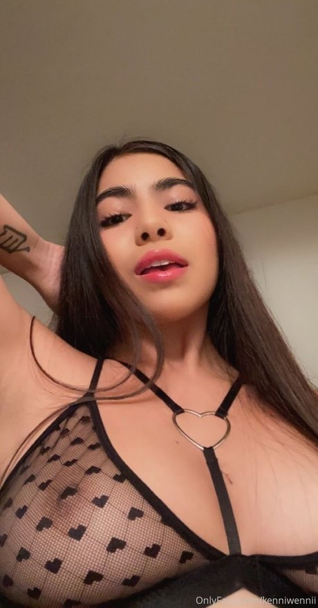 kenniwennii actriz de desnudos imagen