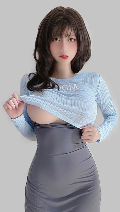 Ain Nguyen hot model gallery