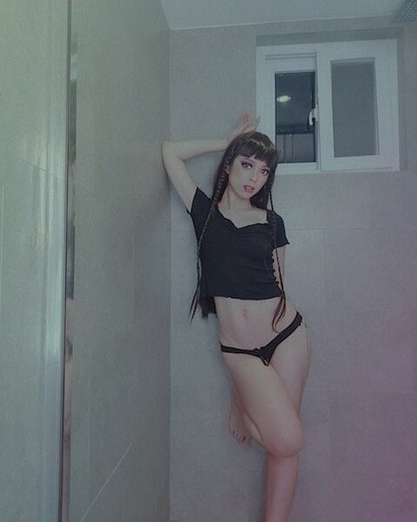 MAIScnhyo modèles nus images