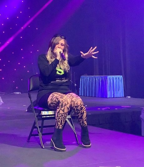 Demondice Karen modèle sympa image