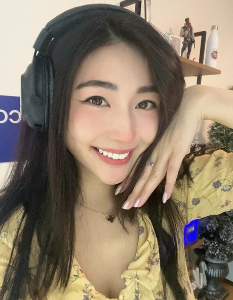 xChocobars modèle nu photos