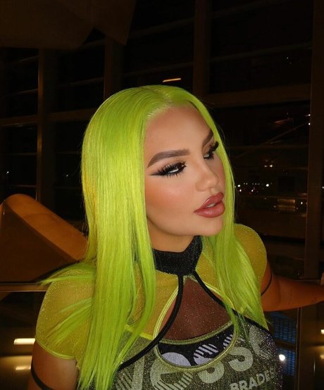 Vivi Wanderley haut de star du porno images