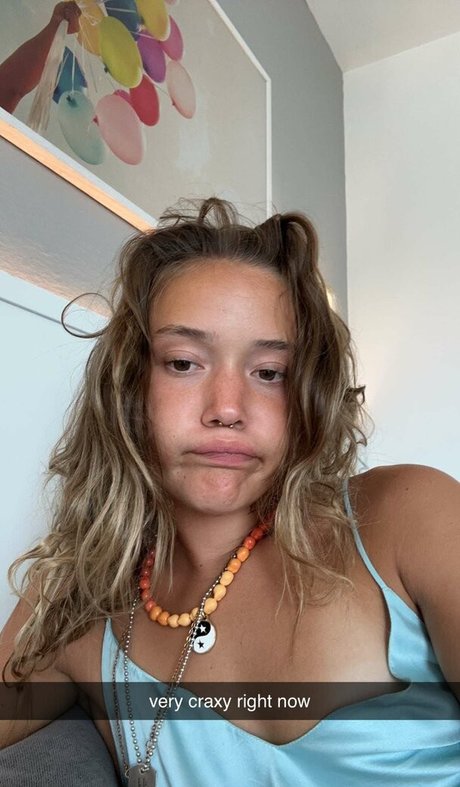 Olivia Ponton modelo erótico foto