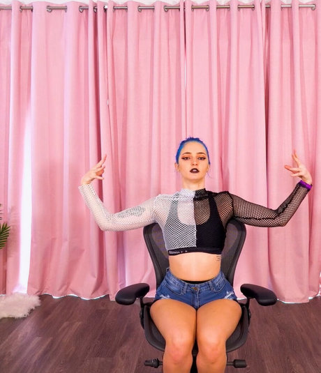 Littlesiha estrella desnuda foto