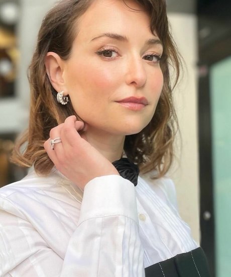 Milana Vayntrub star du porno exclusive galeries