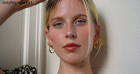 Ellaa91 estrella porno hermosa foto