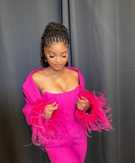 Halle Bailey haut modèle des photos