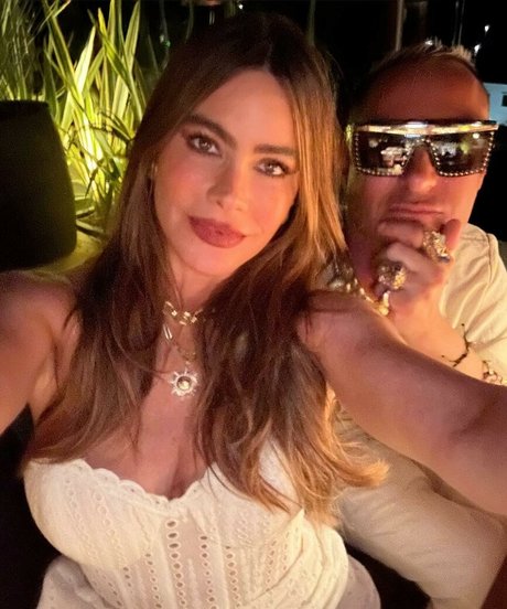 Sofia Vergara star pornographique galeries