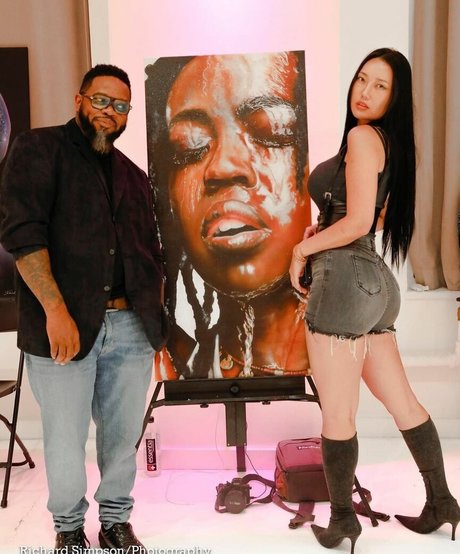 Ssunbiki hermosa estrella porno foto