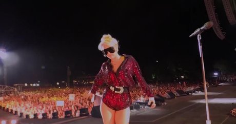 Miley Cyrus actrice xxx photo