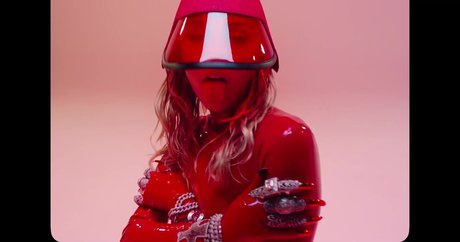 Miley Cyrus estrella adulta galería