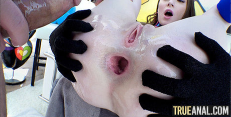 Hazel Moore estrella desnuda archivo