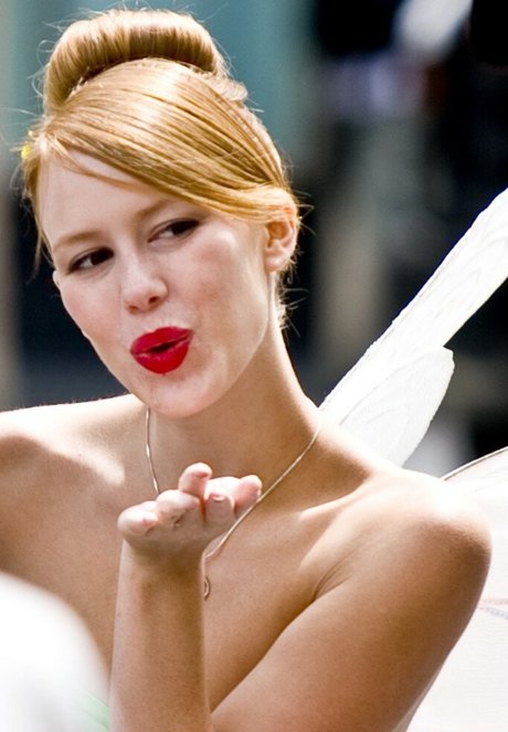 Marisha Ray modèle sympa des photos