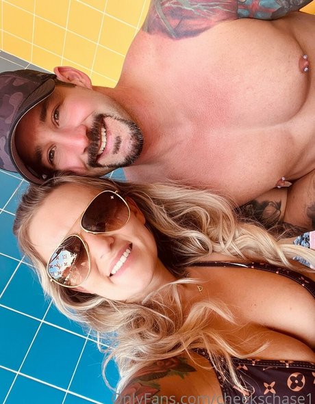 cheekschase1 modelo agradable galería