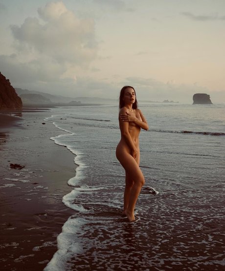 Sasha Spilberg joli modèle photos