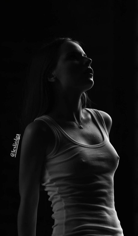 Sasha Spilberg estrella sexy imágenes