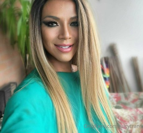 juicytrans hermosa actriz galería