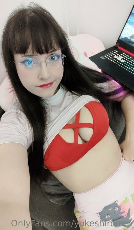 yukeshirofree model art galleries