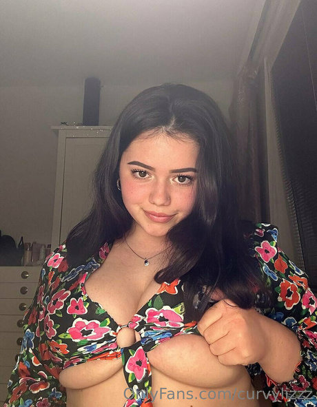 curvylizzz actrice de nus image