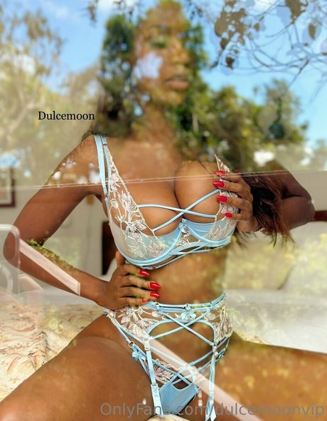 dulcemoonvip modelo desnudo imágenes