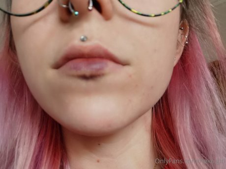 nymphyneko modelo desnudos imágenes