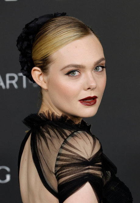 Elle Fanning actriz erótica archivo