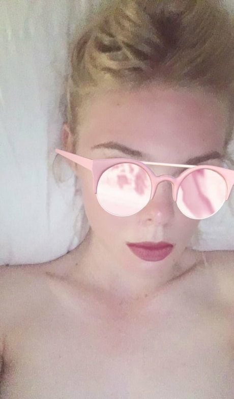 Elle Fanning star du porno de haute qualité image