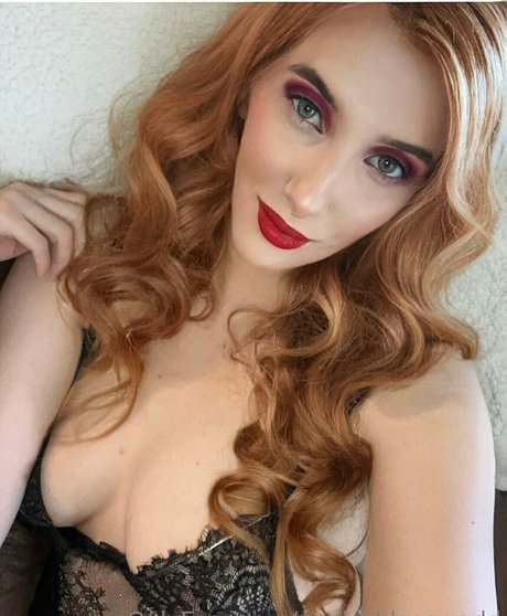 anniechloesworld actriz de arte foto