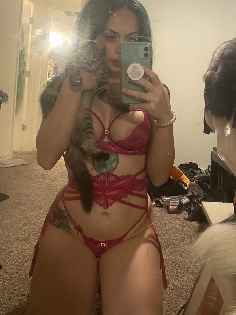 ashennf model nude picture