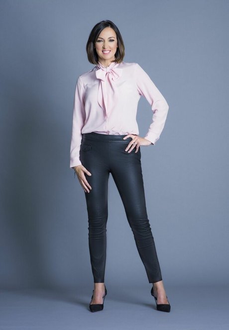 Sally Nugent model high quality picture