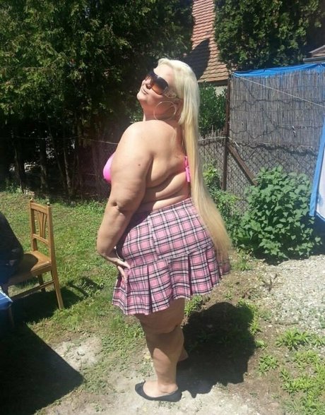 barbiessbbw star du porno en haute qualité img