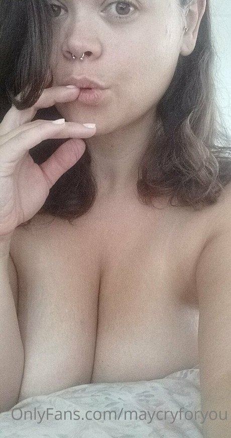 maycryforyou modèle de sexe des photos