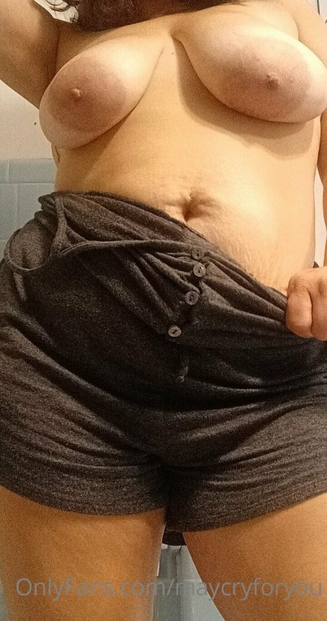 maycryforyou étoile érotique galerie