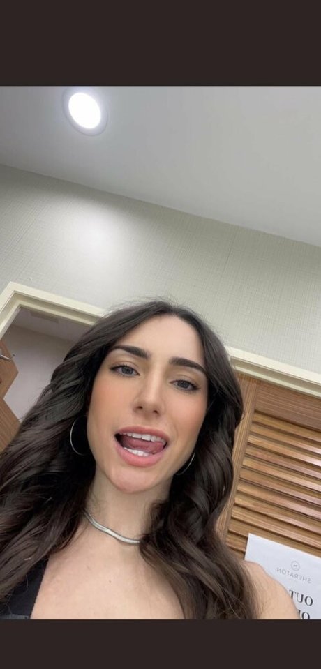 Nadia Amine modèle magnifique archive