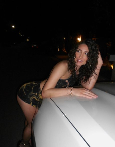 Nadia Amine modelo libre galerías