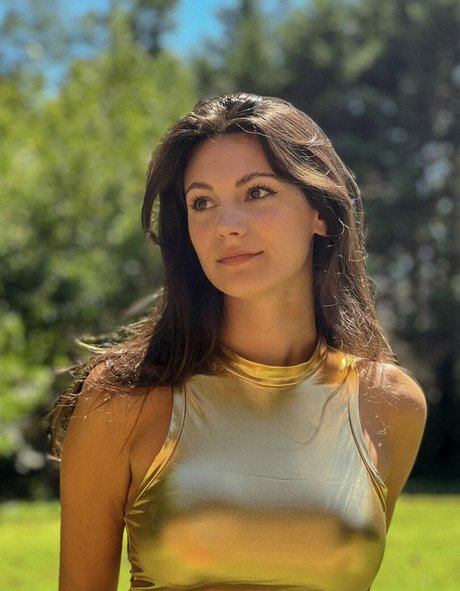 AlexiaRaye nus étoiles galeries