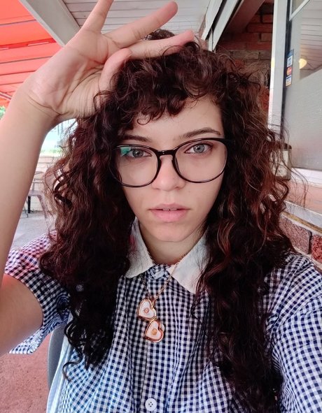 Brittany Venti modèle xxx galerie