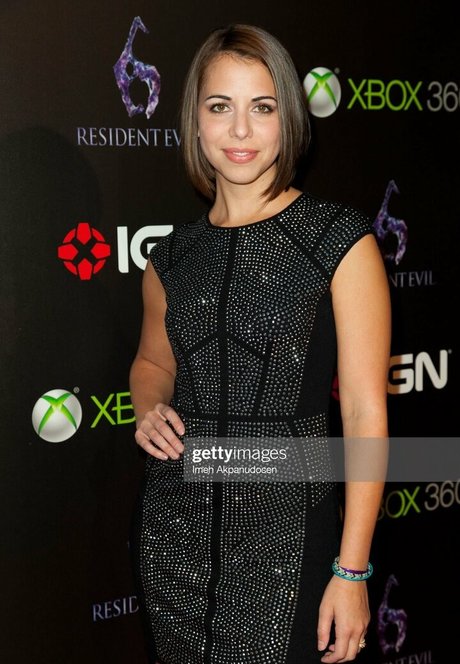 Laura Bailey actrice sexy photo