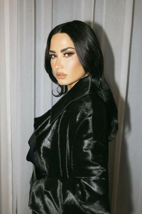 Demi Lovato estrella del arte galerías