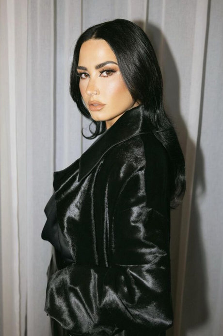 Demi Lovato estrella porno desnuda archivo