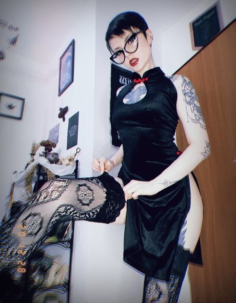 FaerieBlossom actrice adulte collection