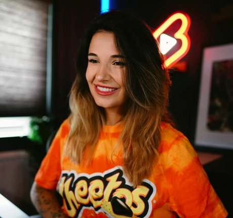 Cadaea actrice galeries