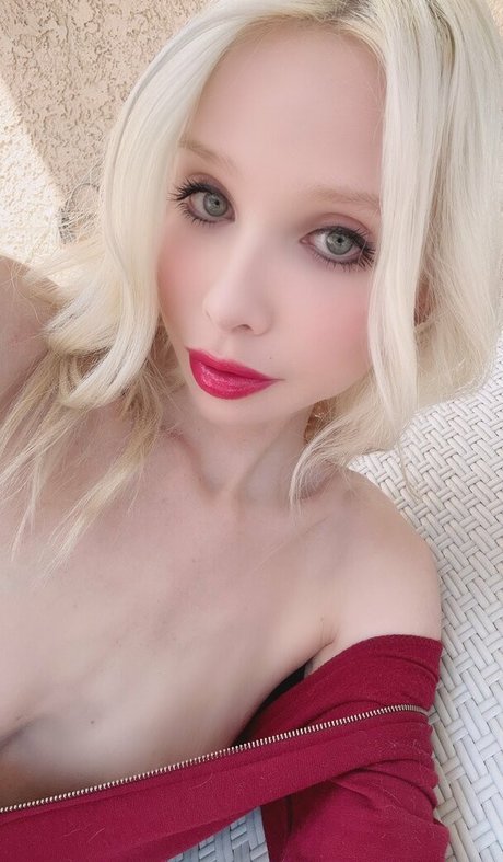 Sarina Valentina estrella pornografica galería