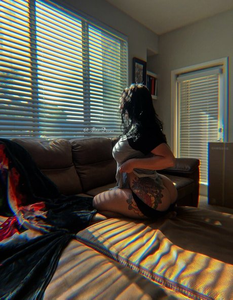 Alita Doses modèle porno archive