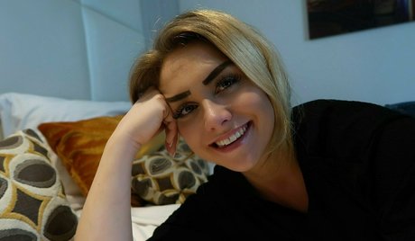 kellymilana modelo erótico galería