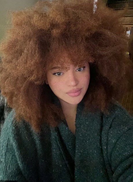 Nikkie Ginger modelo pornografico fotos