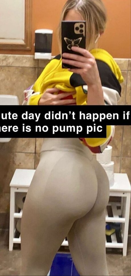 Hailsbee modelo desnuda galería